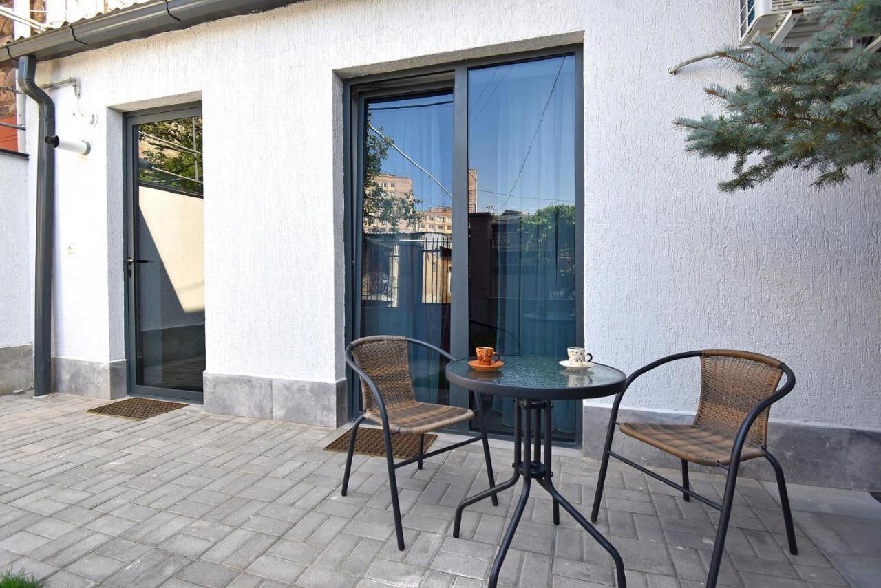 The Nut Guest House Yerevan Ngoại thất bức ảnh