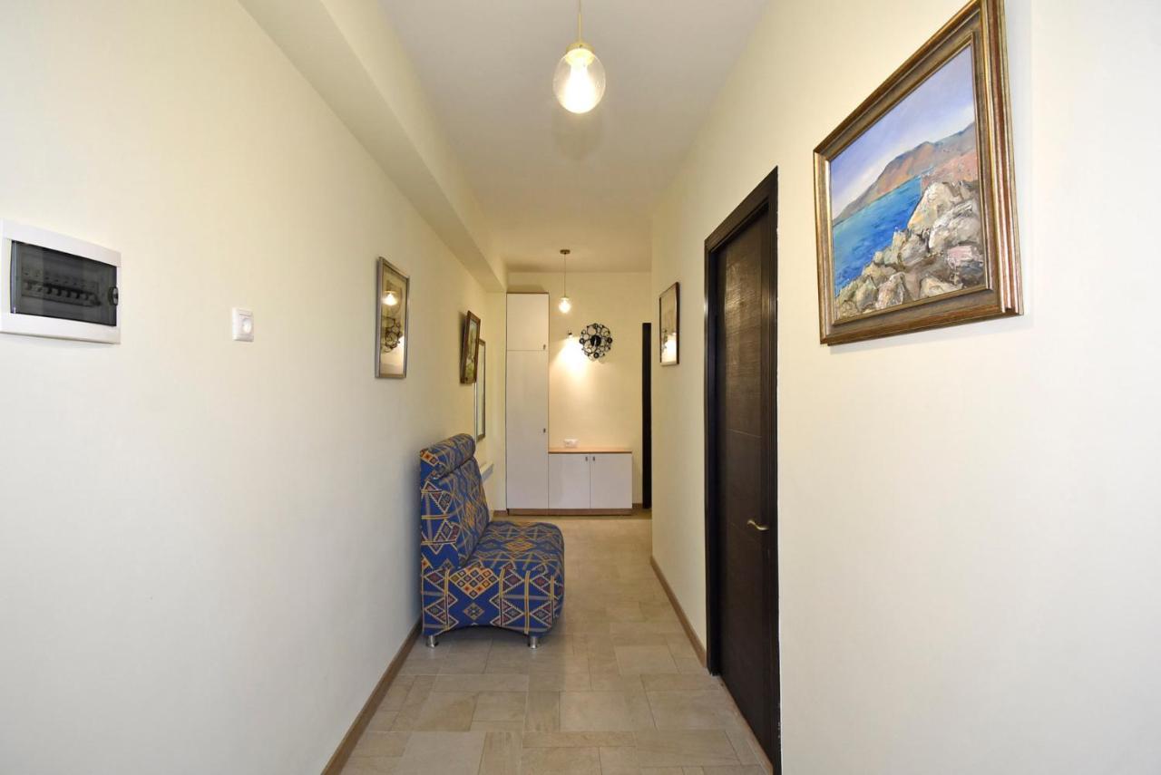 The Nut Guest House Yerevan Ngoại thất bức ảnh