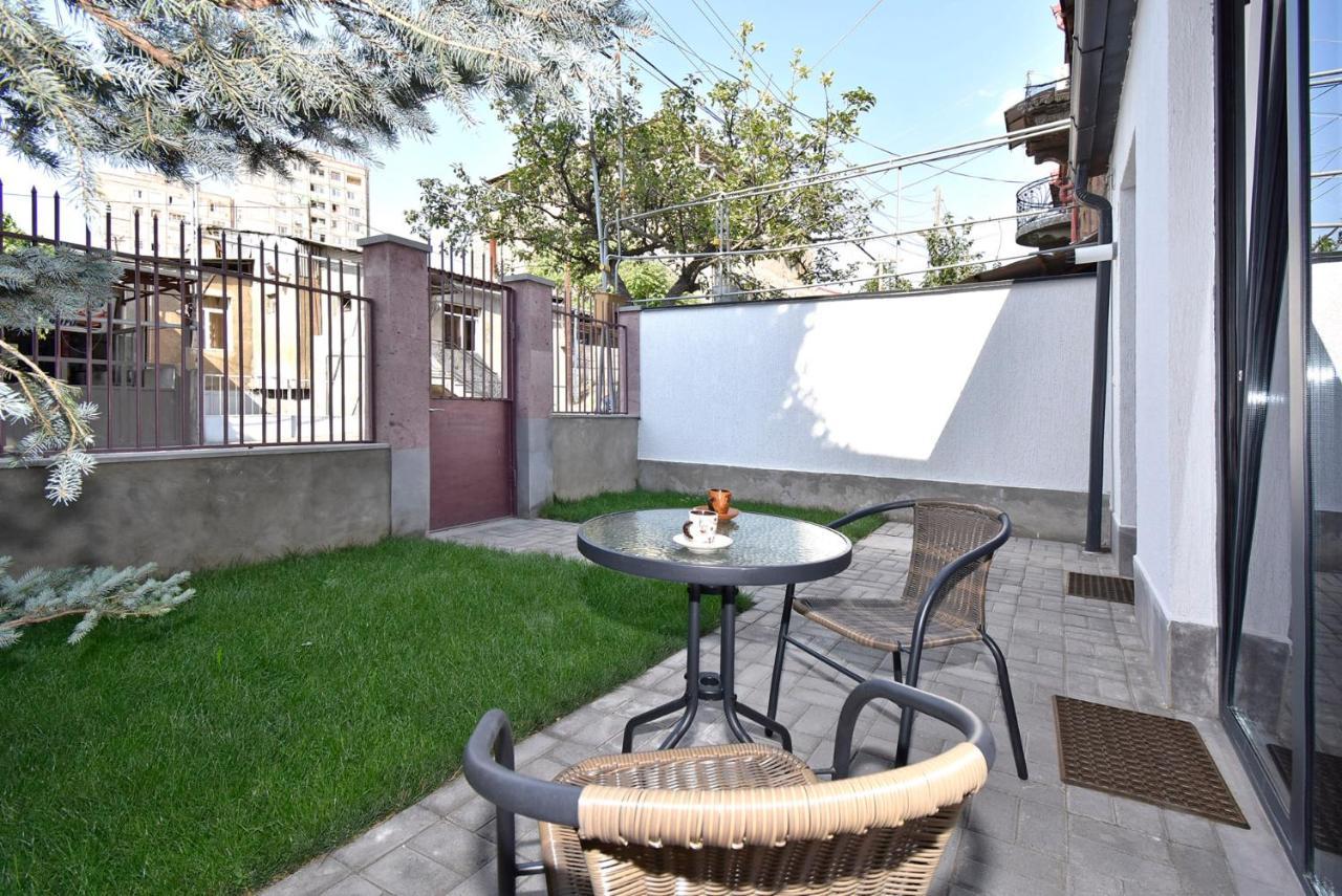 The Nut Guest House Yerevan Ngoại thất bức ảnh