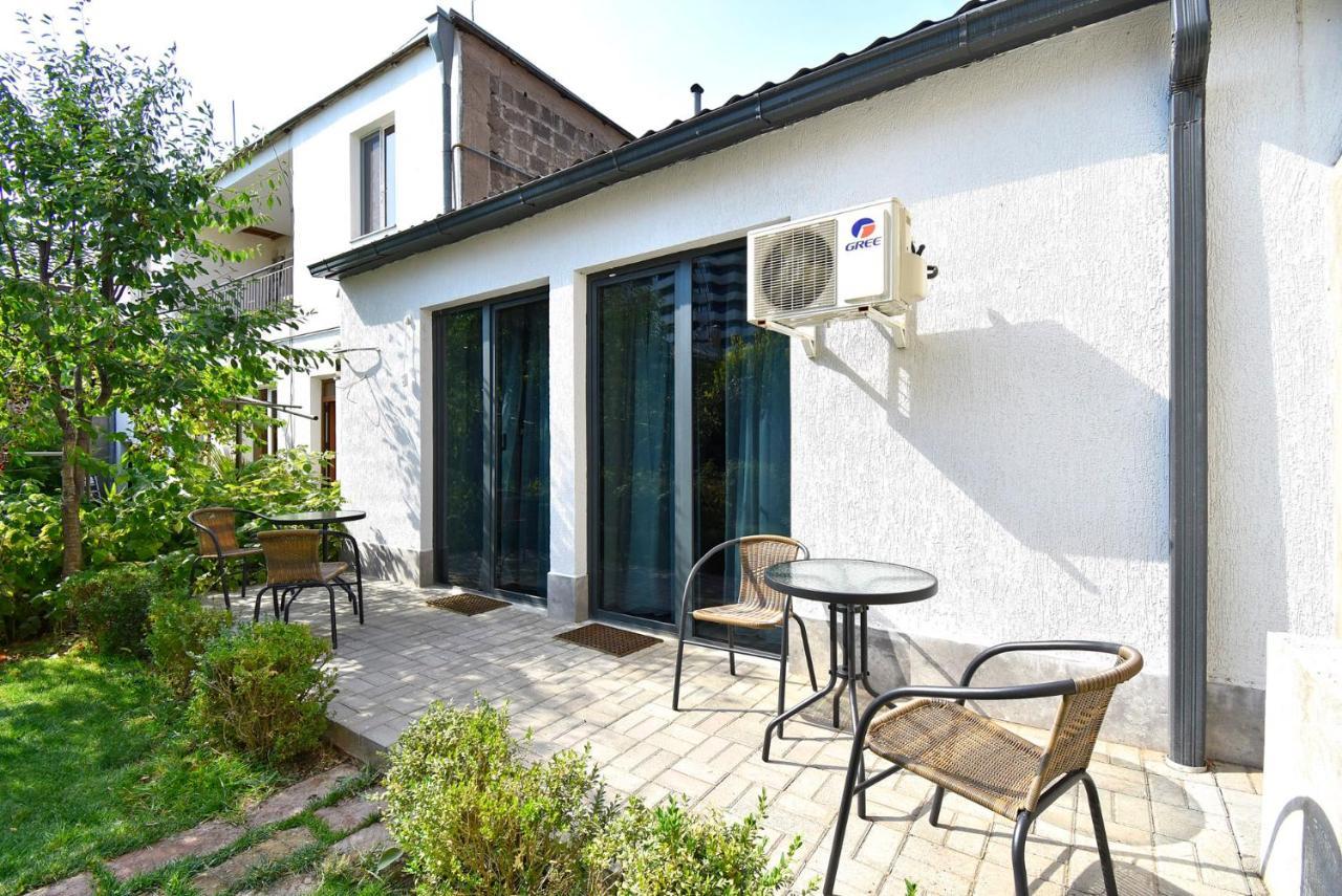 The Nut Guest House Yerevan Ngoại thất bức ảnh